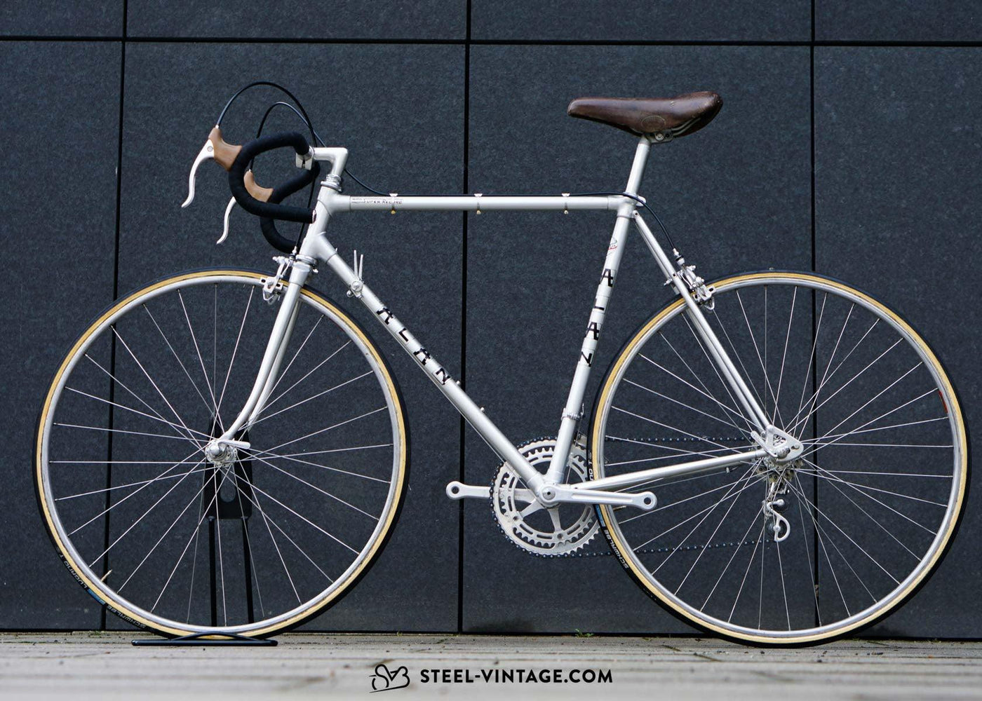 Alan Super Record Aluminium Road Bicycle 1980s - Steel Vintage Bikes