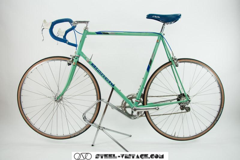 Bianchi Specialissima Classic Bicycle with Campagnolo Cobalto 1987 | Steel Vintage Bikes