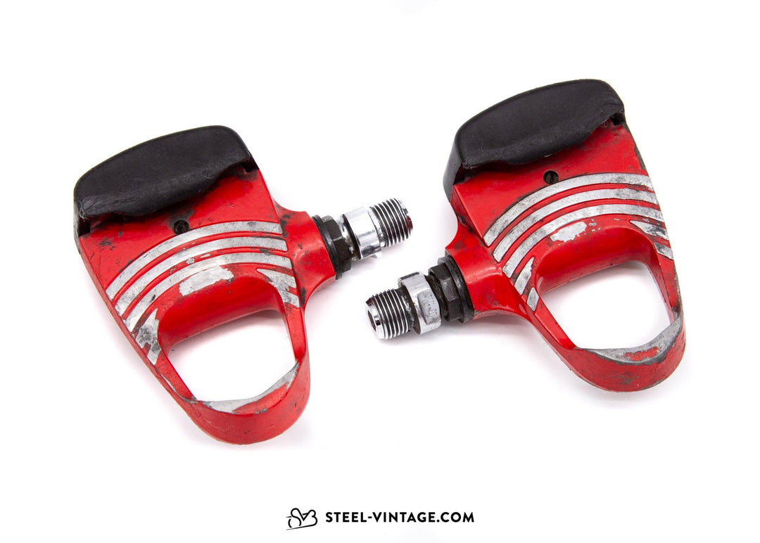 Red look fashion pedals