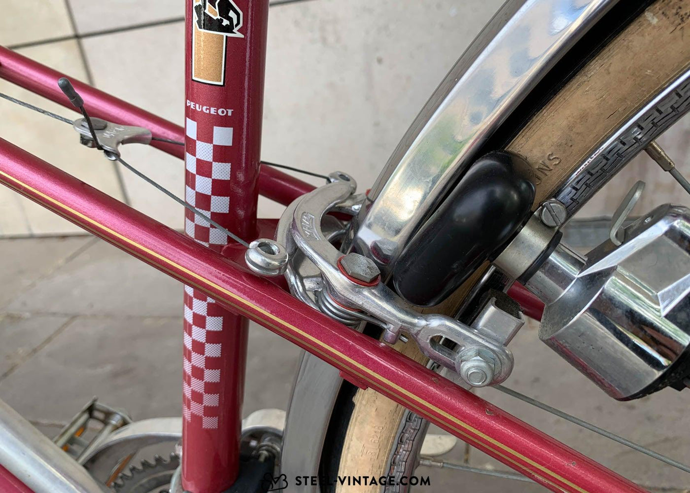 Peugeot Mixte Vintage Road Bicycle - Steel Vintage Bikes