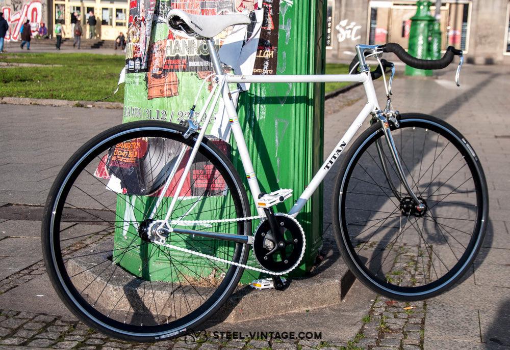Titan Classic Singlespeed Bicycle | Steel Vintage Bikes