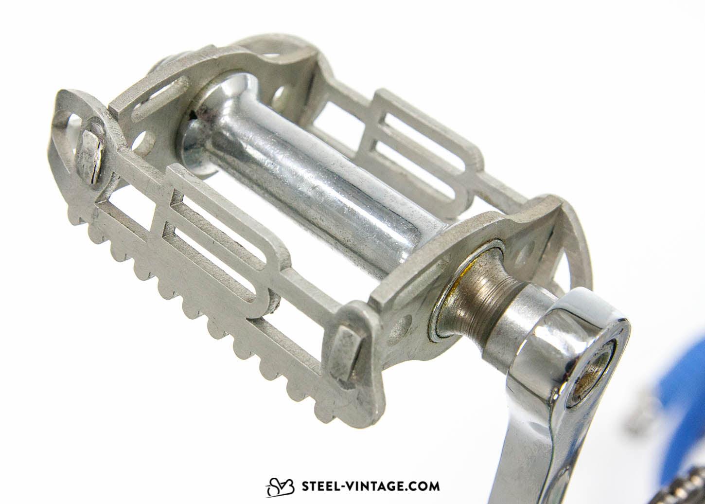 Vintage racing bike online pedals