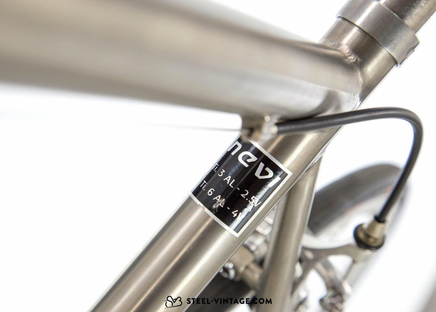 Nevi Titanio Prestigious Road Bike - Steel Vintage Bikes